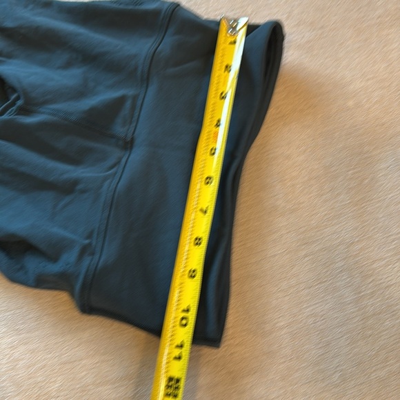 lululemon reveal crop in submarine - Picture 7 of 12